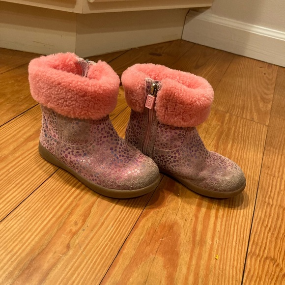 Ugg boots. Toddler girl size 10. Well worn but they still have life left! - Picture 1 of 5